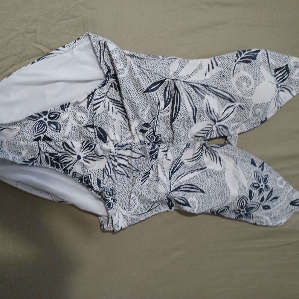 Sexy halter bathing suit sz 6
